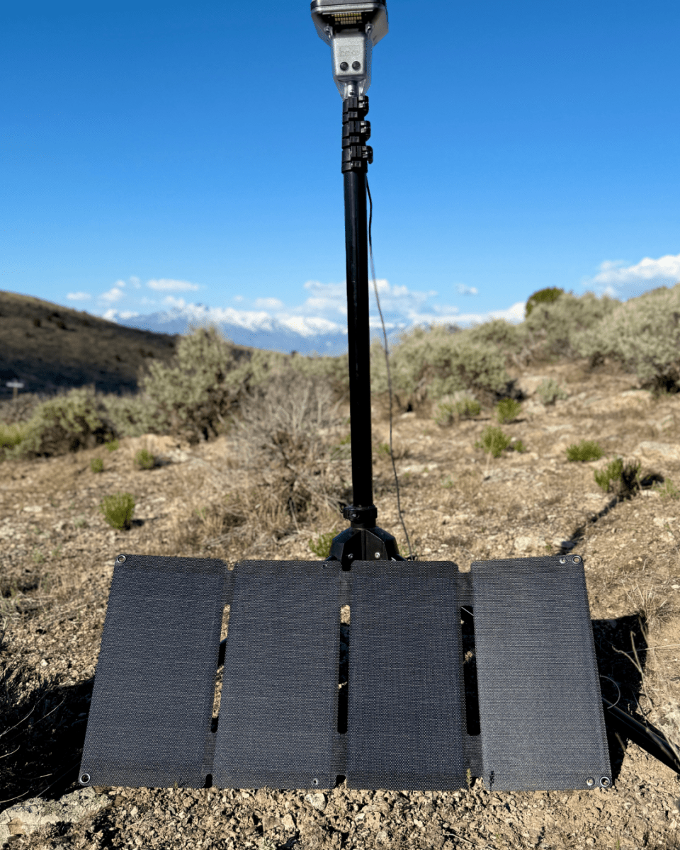40 Watt Folding Solar Panel (4 - panel) - Devos Outdoor